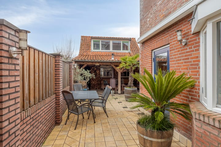 Foto 33 van Zeelsterstraat 241