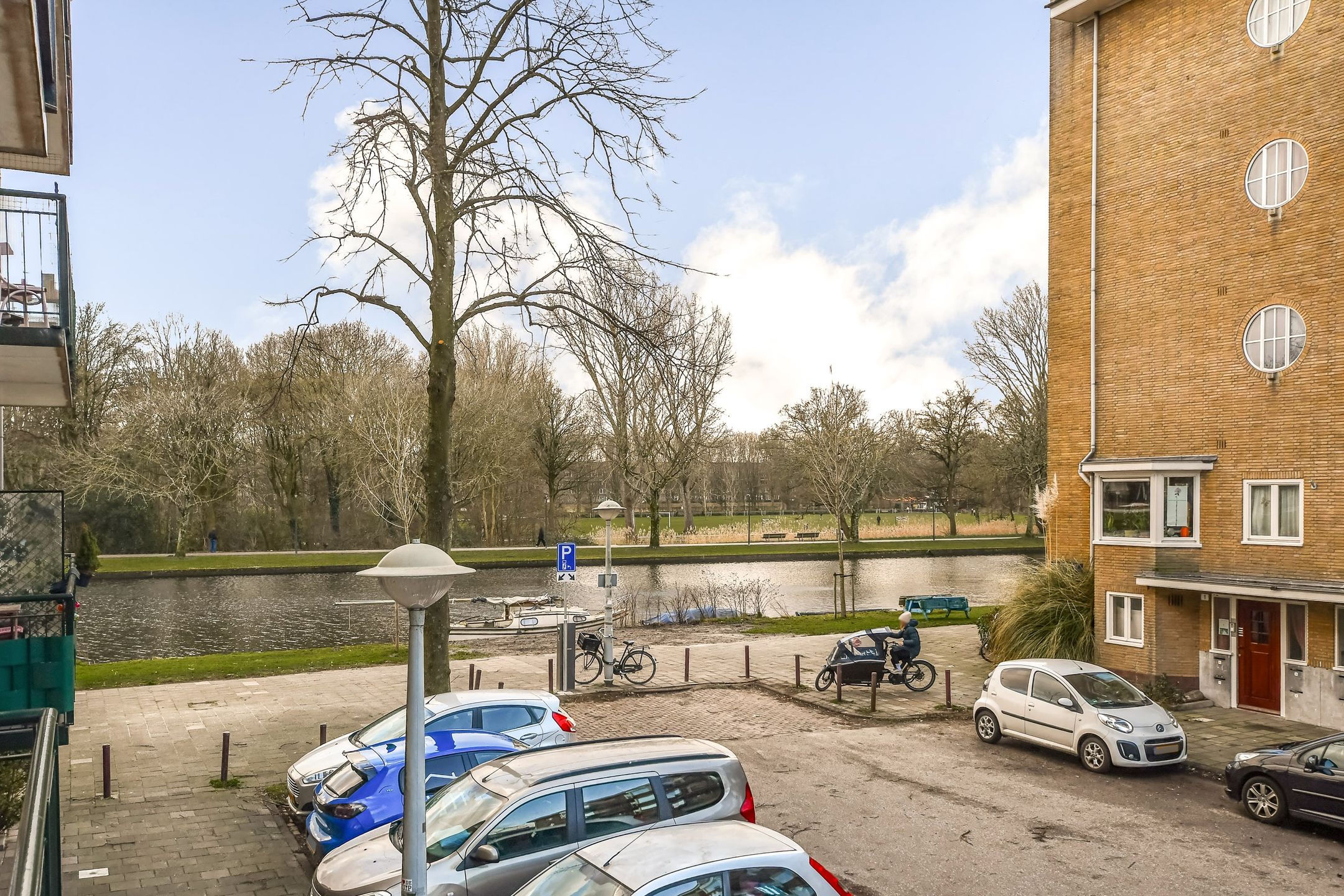 Foto 12 van Esmoreitstraat 8-H