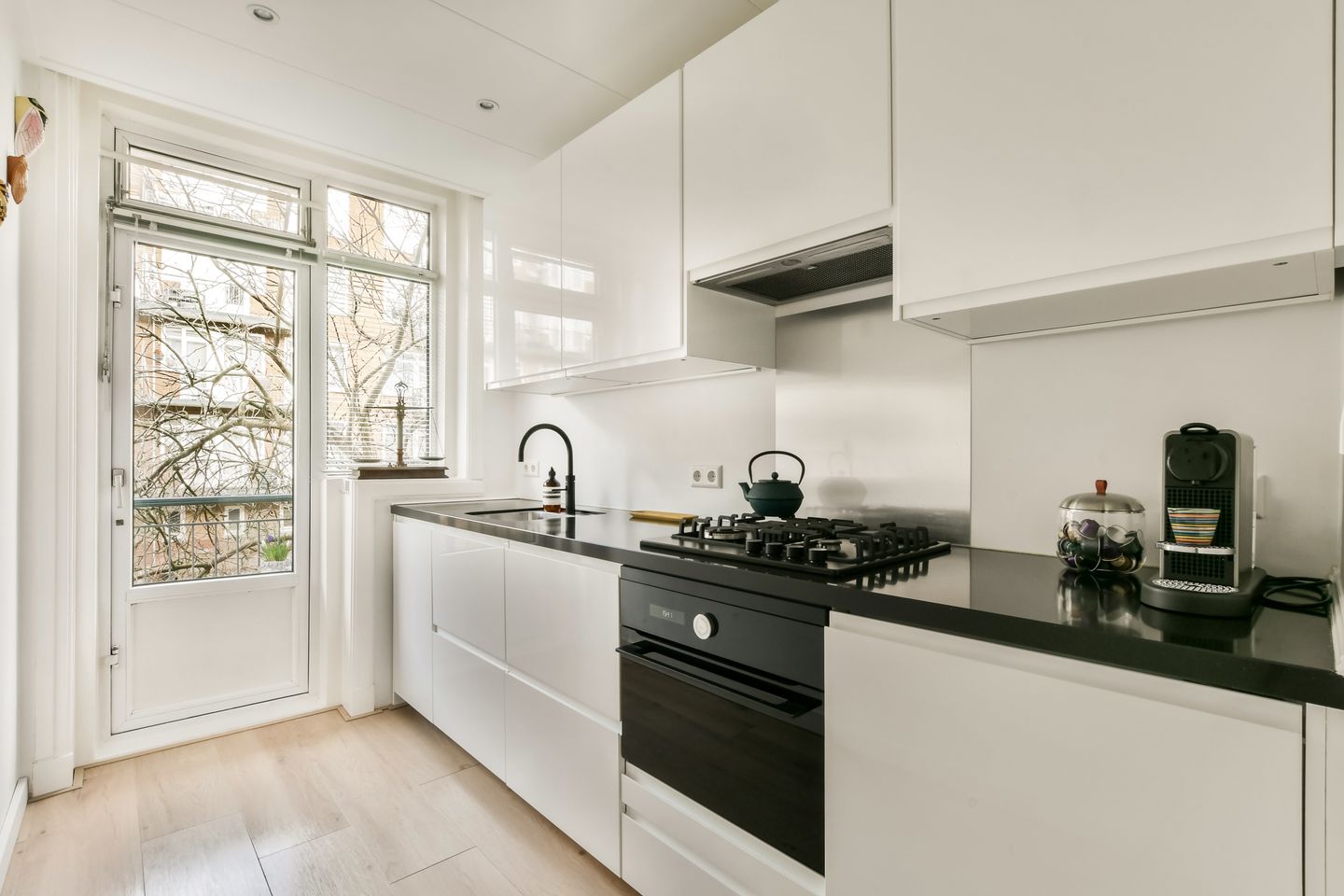 Foto 20 van Esmoreitstraat 8-H