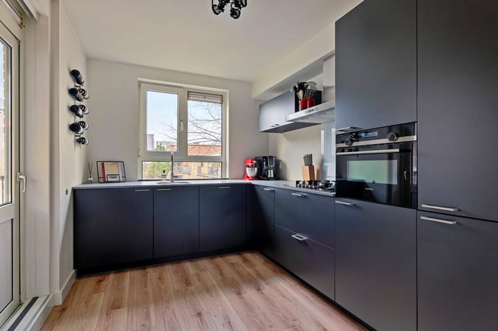 Photo 2 of 's-Gravesandestraat 106