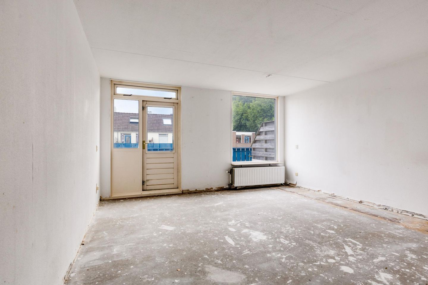 Photo 19 of Sara Cornelia Molen 48