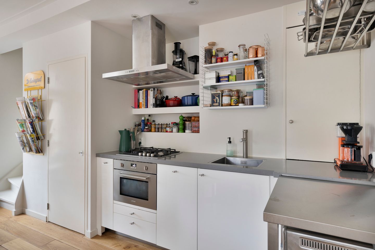 Photo 14 of Van Hogendorpstraat 168-1