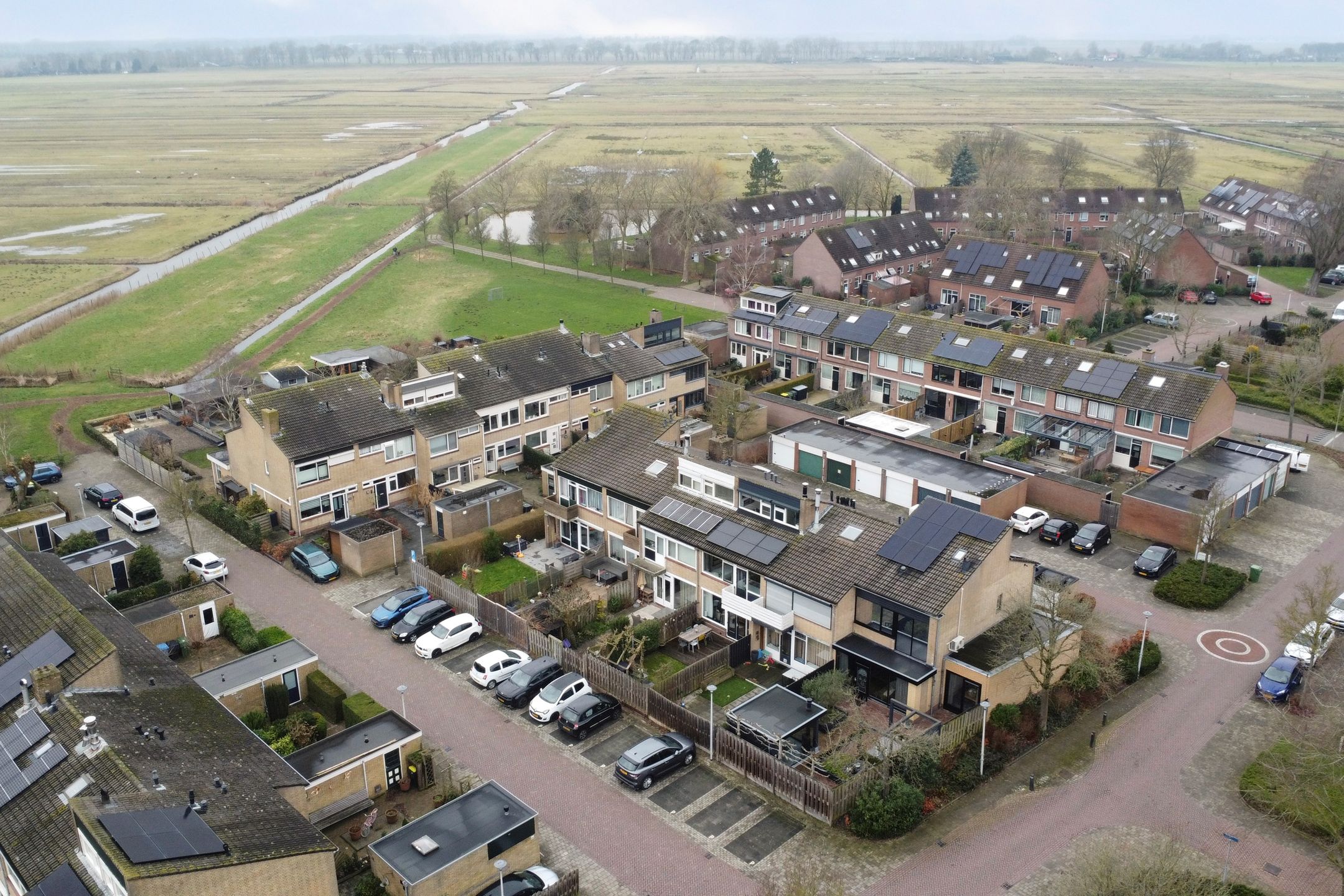 Photo 3 of Roerdompstraat 16