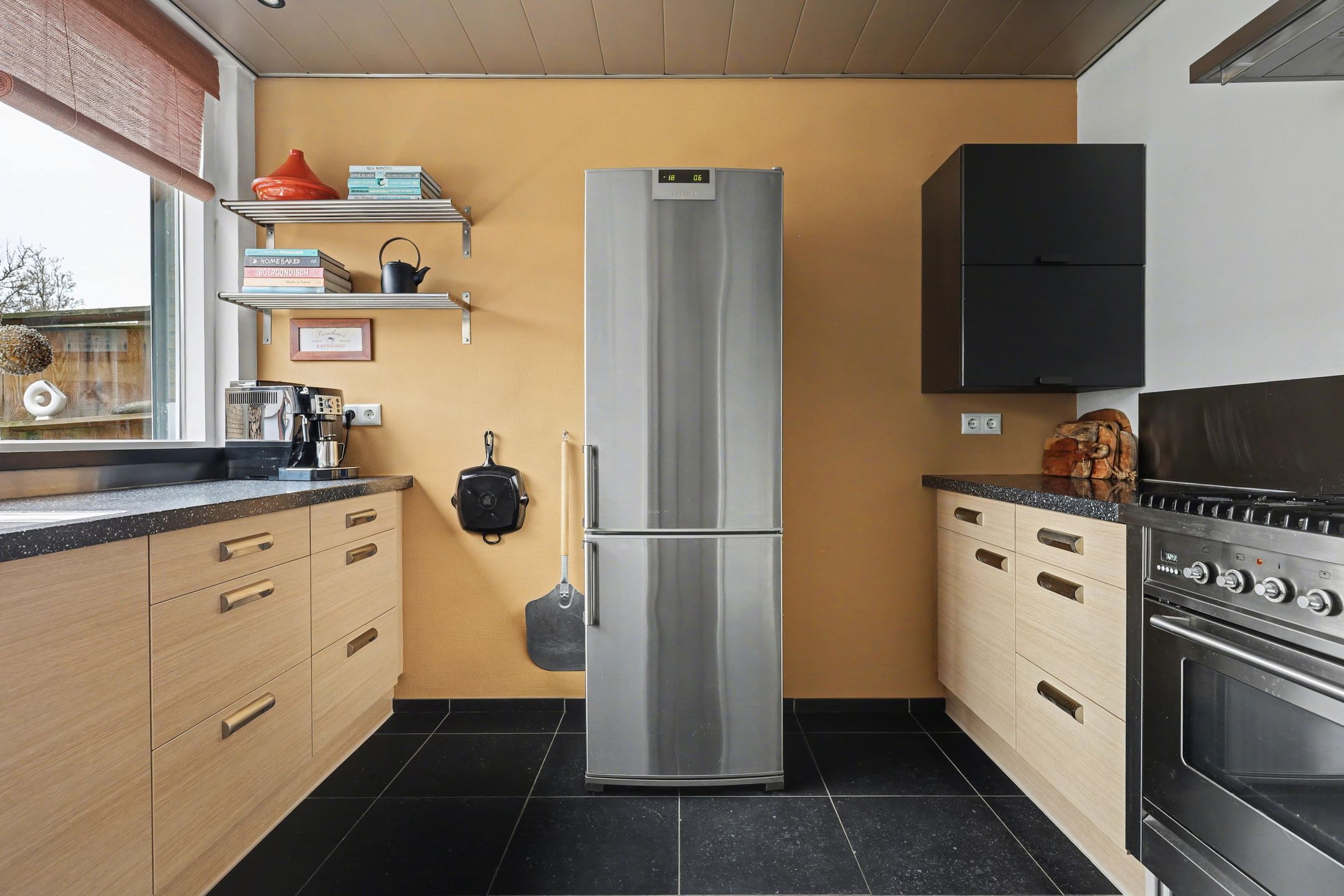 Photo 12 of Roerdompstraat 16