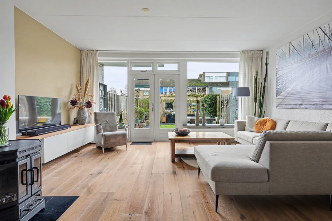 Photo 2 of Roerdompstraat 16