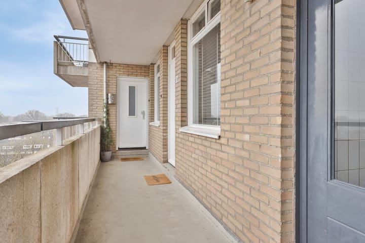 Photo 13 of Wijngaardplein 34