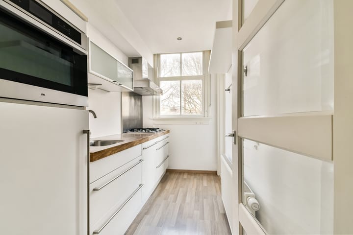Photo 3 of Van 's-Gravesandestraat 26-B