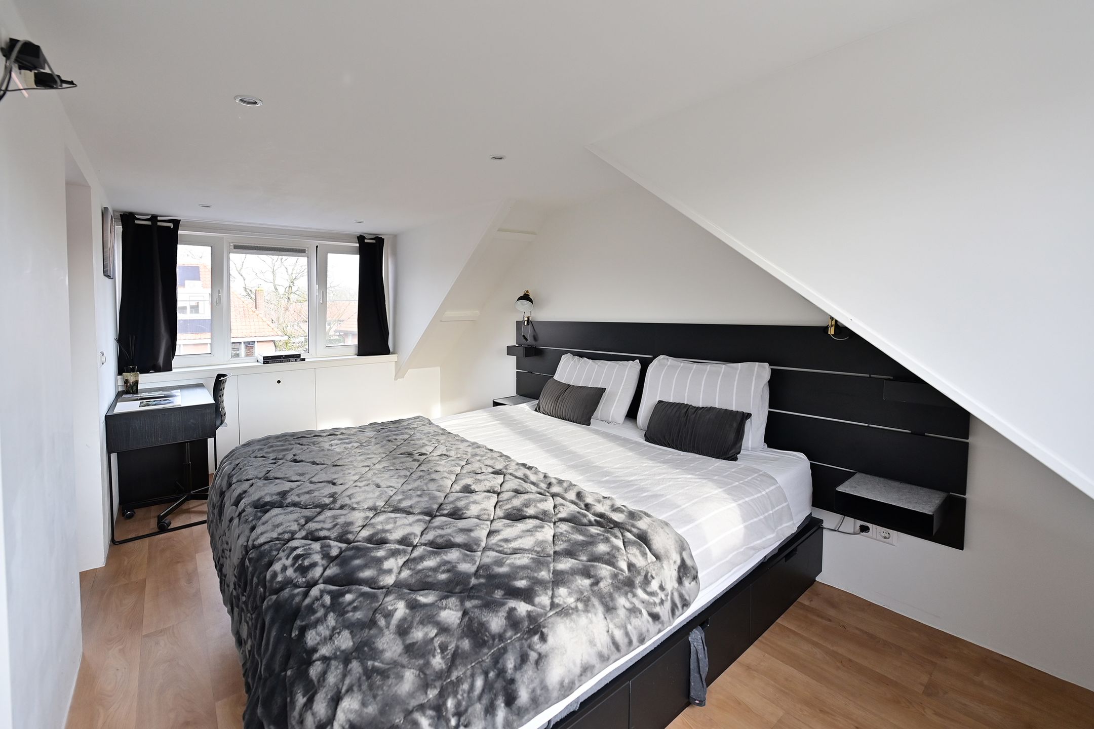 Photo 15 of Curiestraat 28