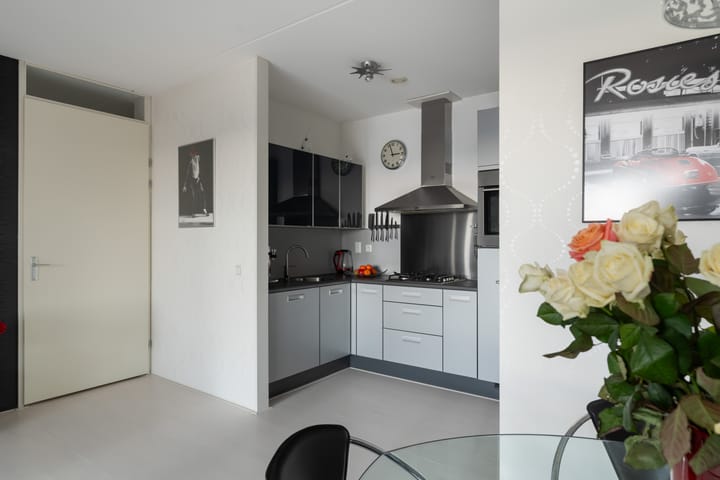 Foto 27 van Simon Carmiggelthof 87