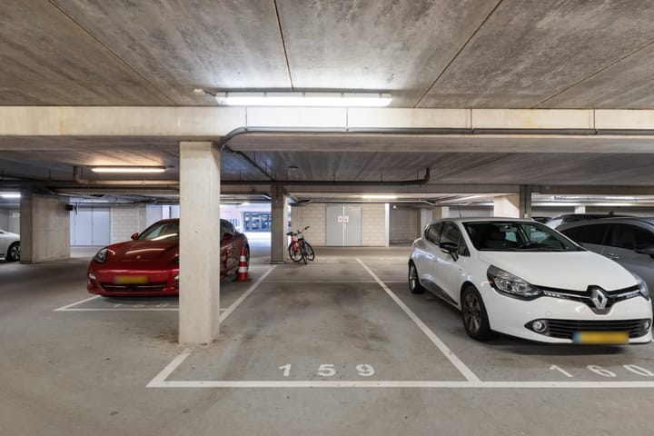 Foto 42 van Simon Carmiggelthof 87