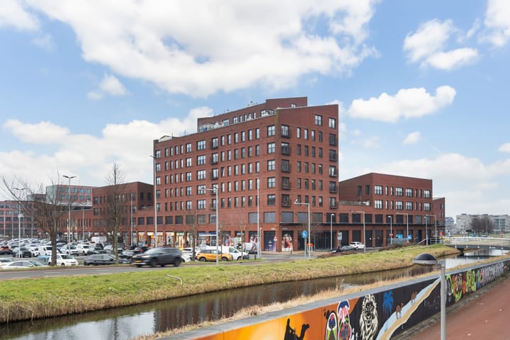 Foto 43 van Simon Carmiggelthof 87