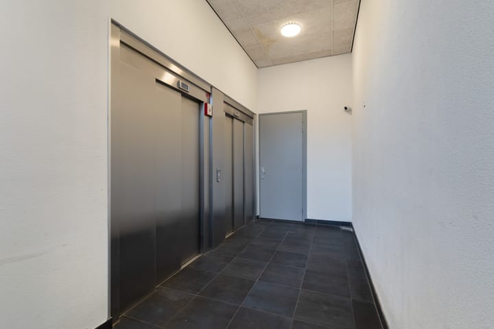 Foto 48 van Simon Carmiggelthof 87