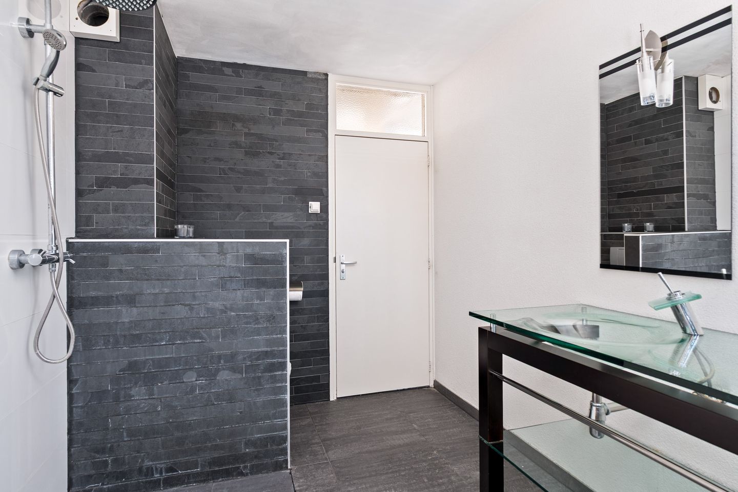 Photo 25 of De Helling 36