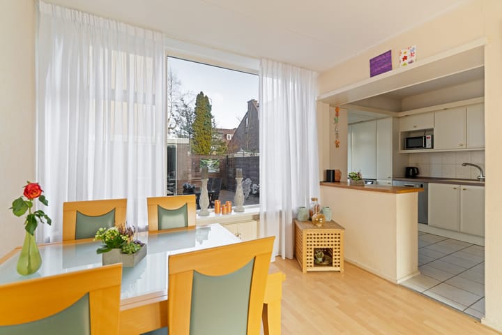 Foto 10 van Adama van Scheltemastraat 3