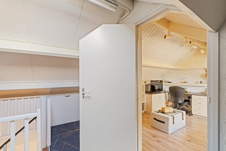 Foto 24 van Adama van Scheltemastraat 3