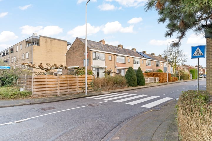 Foto 31 van Adama van Scheltemastraat 3