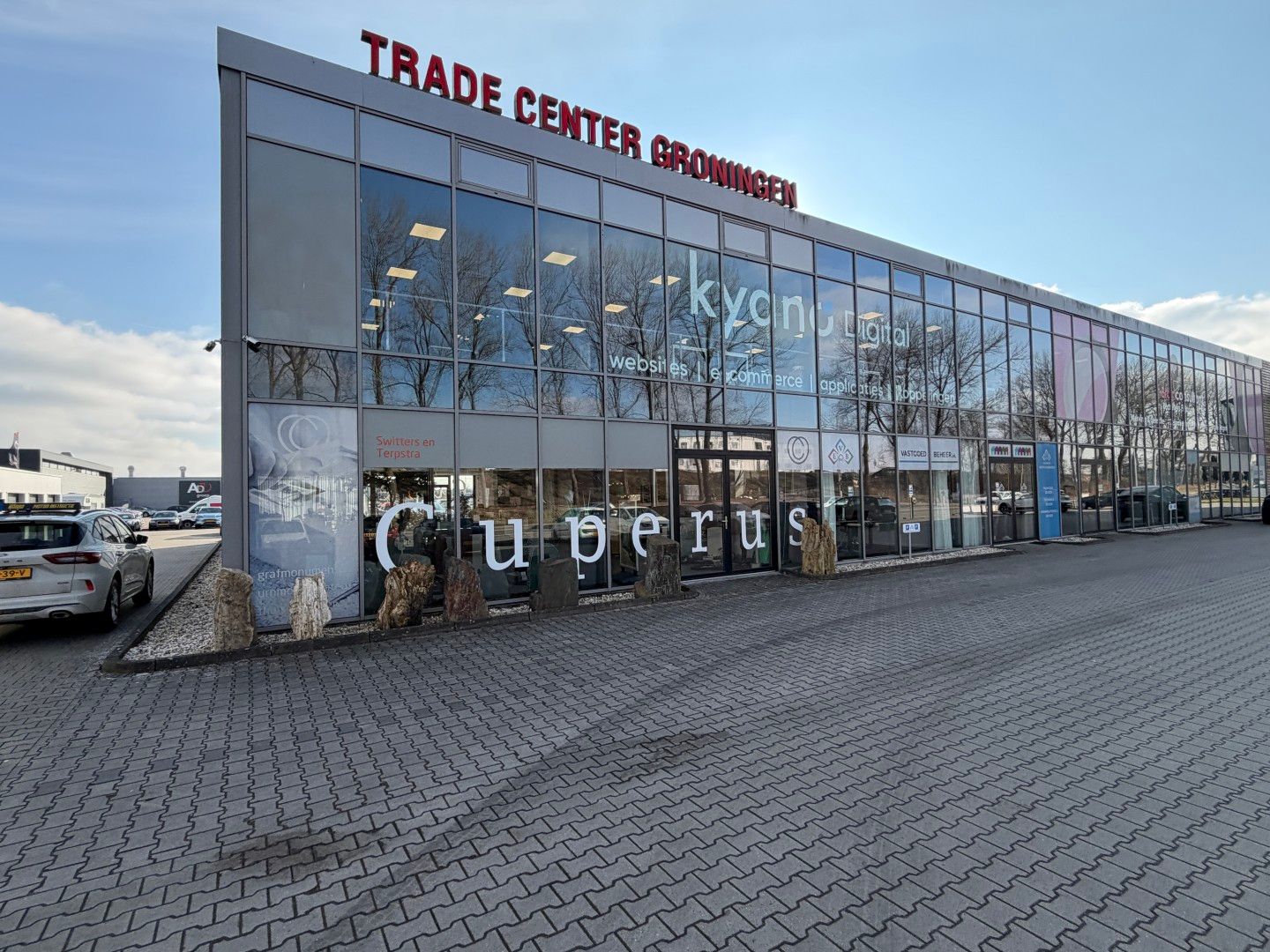 Bekijk foto 1 van Moermanskweg 2-25