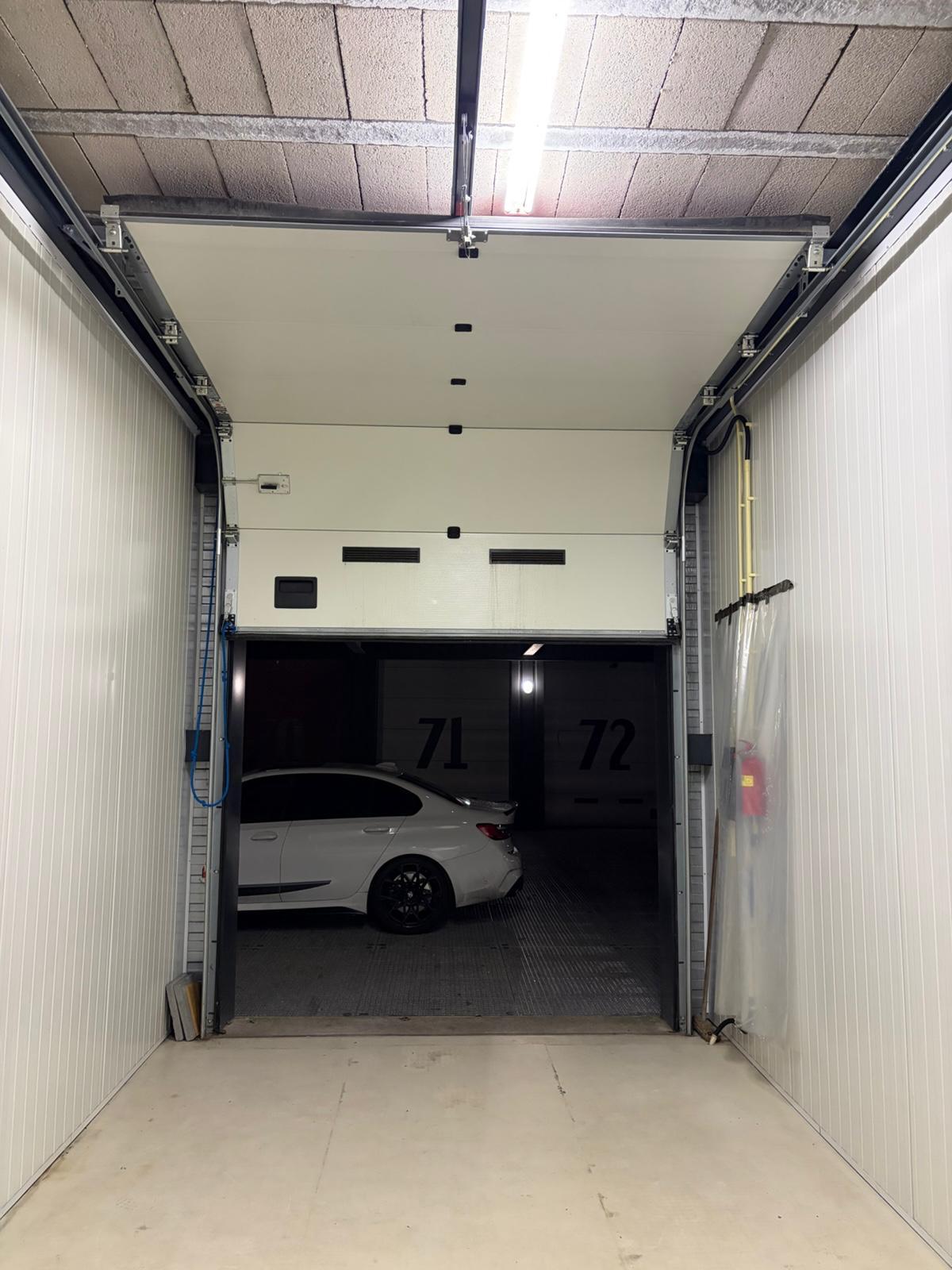 View photo 2 of Elektronweg 24