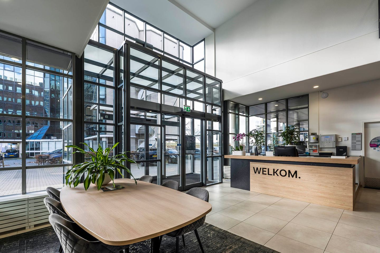 Bekijk foto 2 van Paasheuvelweg 3