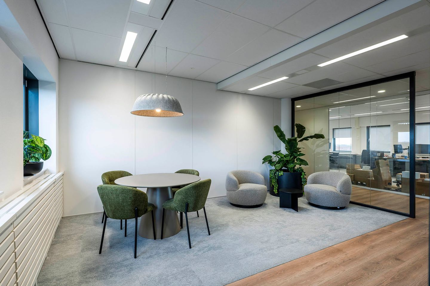 Bekijk foto 5 van Paasheuvelweg 3