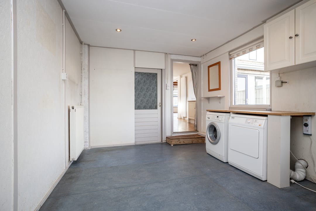 Photo 17 of Bernhardstraat 73