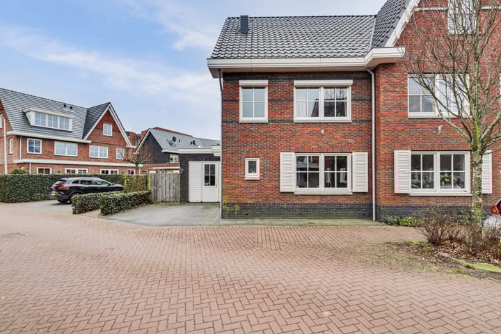 Tusschen beide Wegen 3