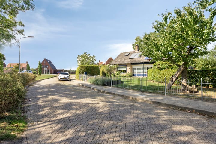 Foto 2 van Julianastraat 1