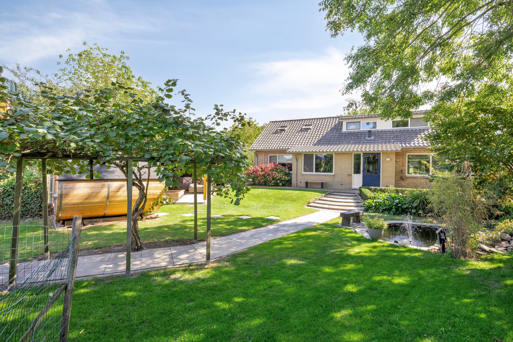 Foto 36 van Julianastraat 1