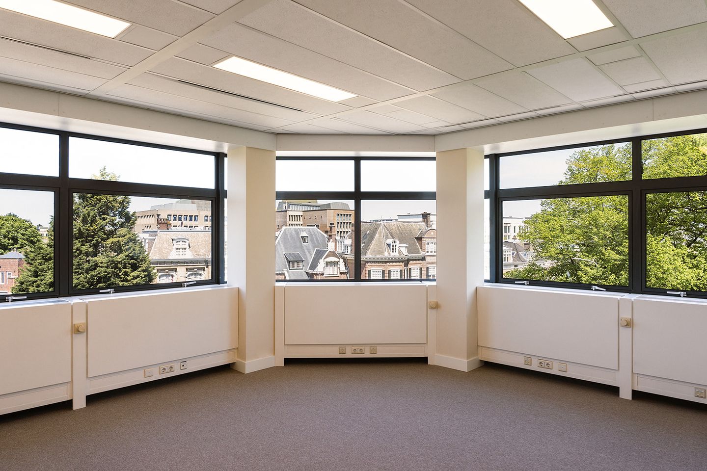 View photo 1 of Zeestraat 100