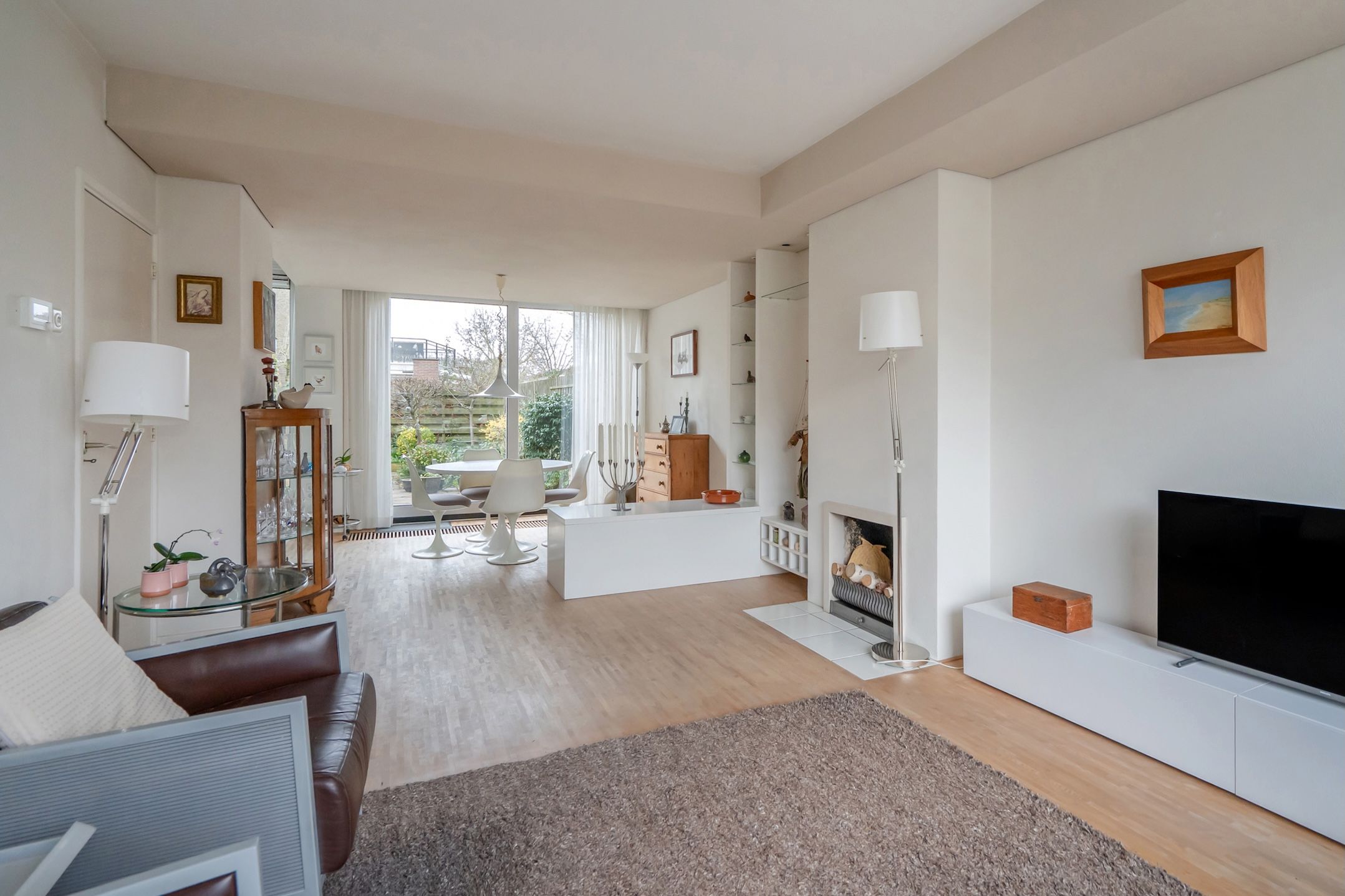 Photo 12 of Sir Winston Churchillln 458