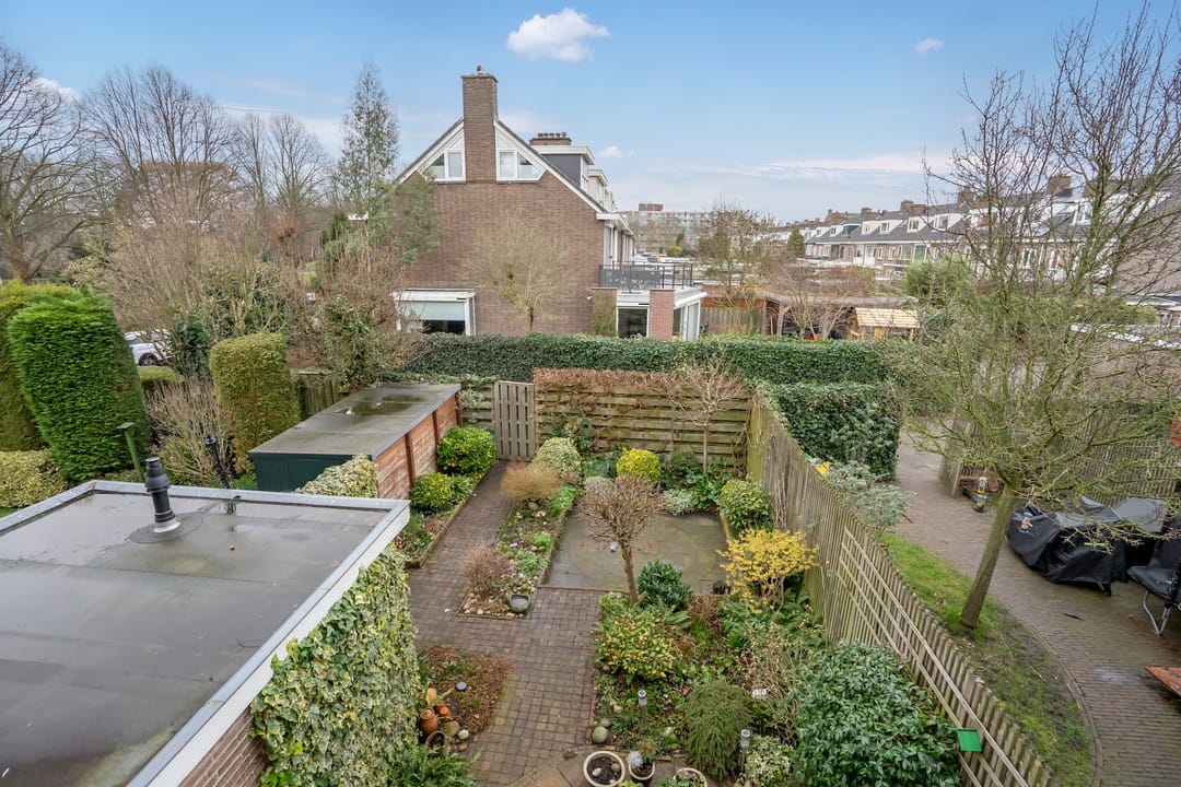 Photo 28 of Sir Winston Churchillln 458