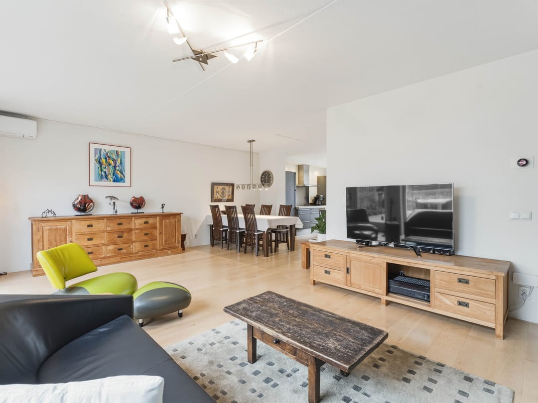 Photo 8 of Frederik Loewestraat 13