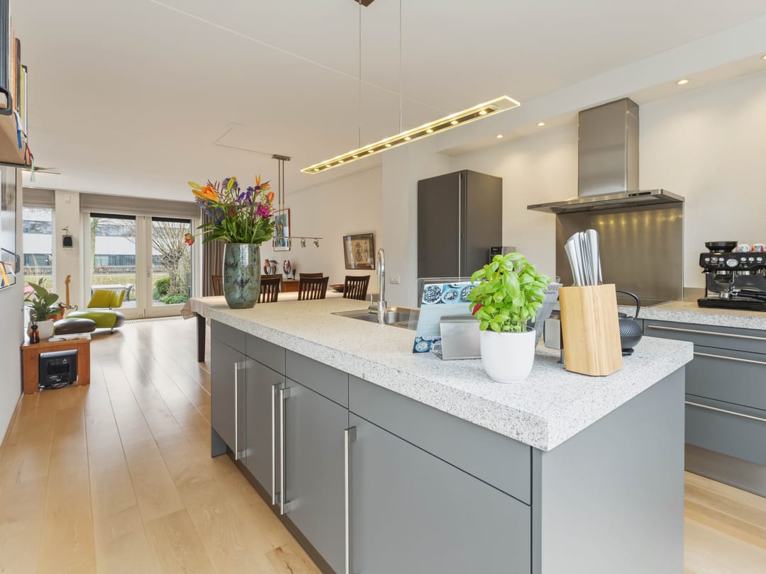 Photo 17 of Frederik Loewestraat 13