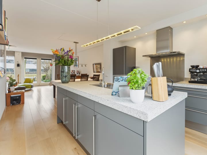 Foto 17 van Frederik Loewestraat 13