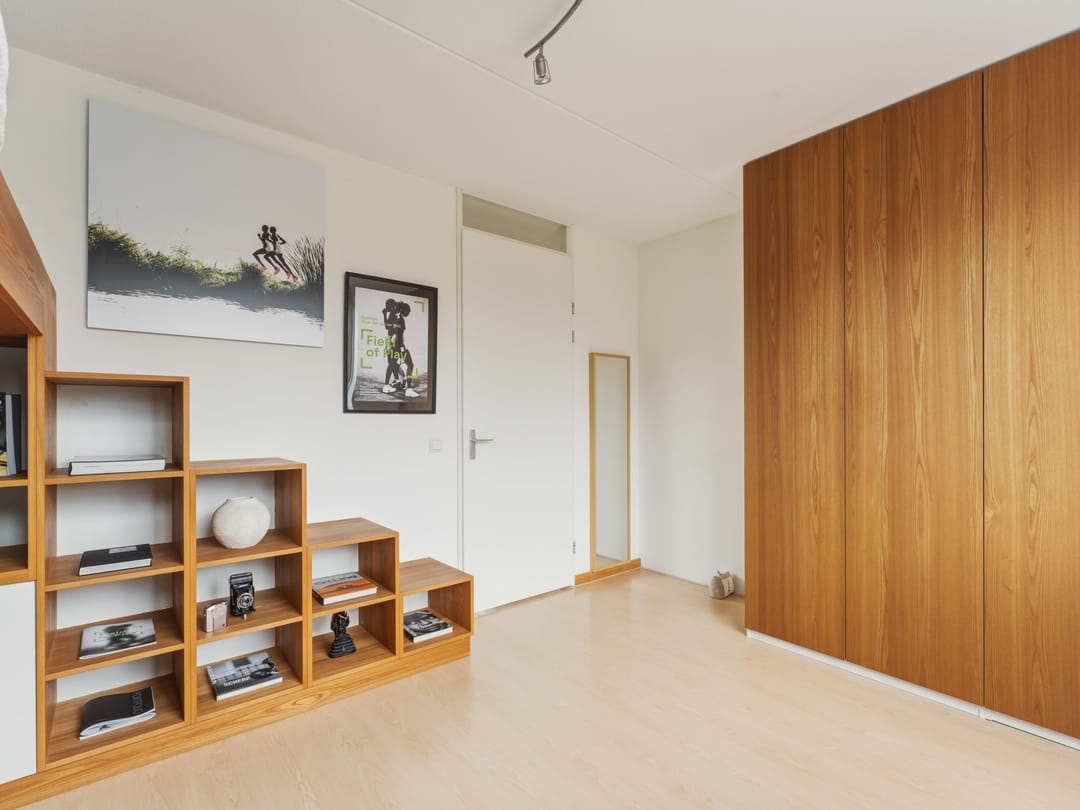 Photo 31 of Frederik Loewestraat 13