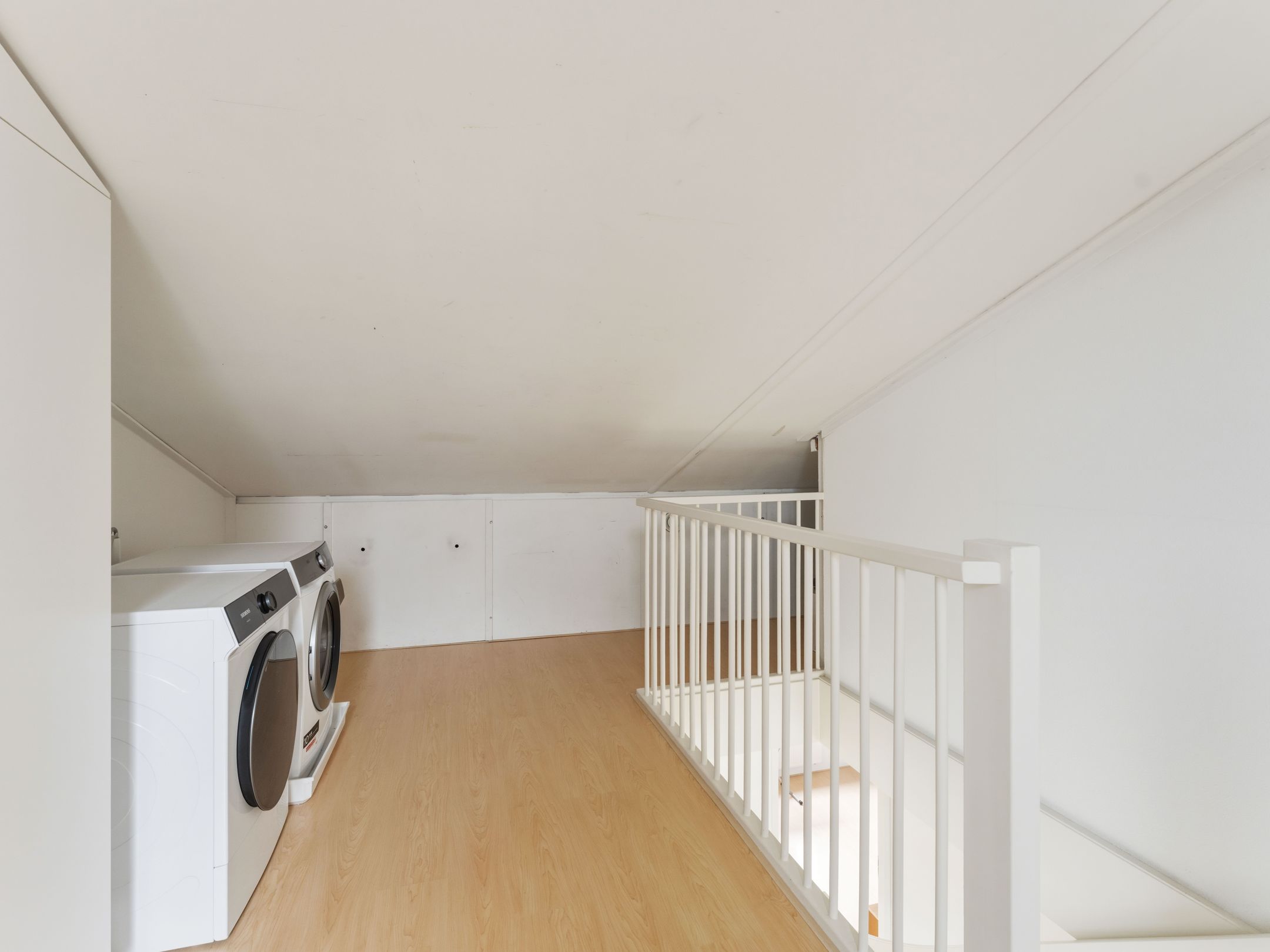 Photo 33 of Frederik Loewestraat 13