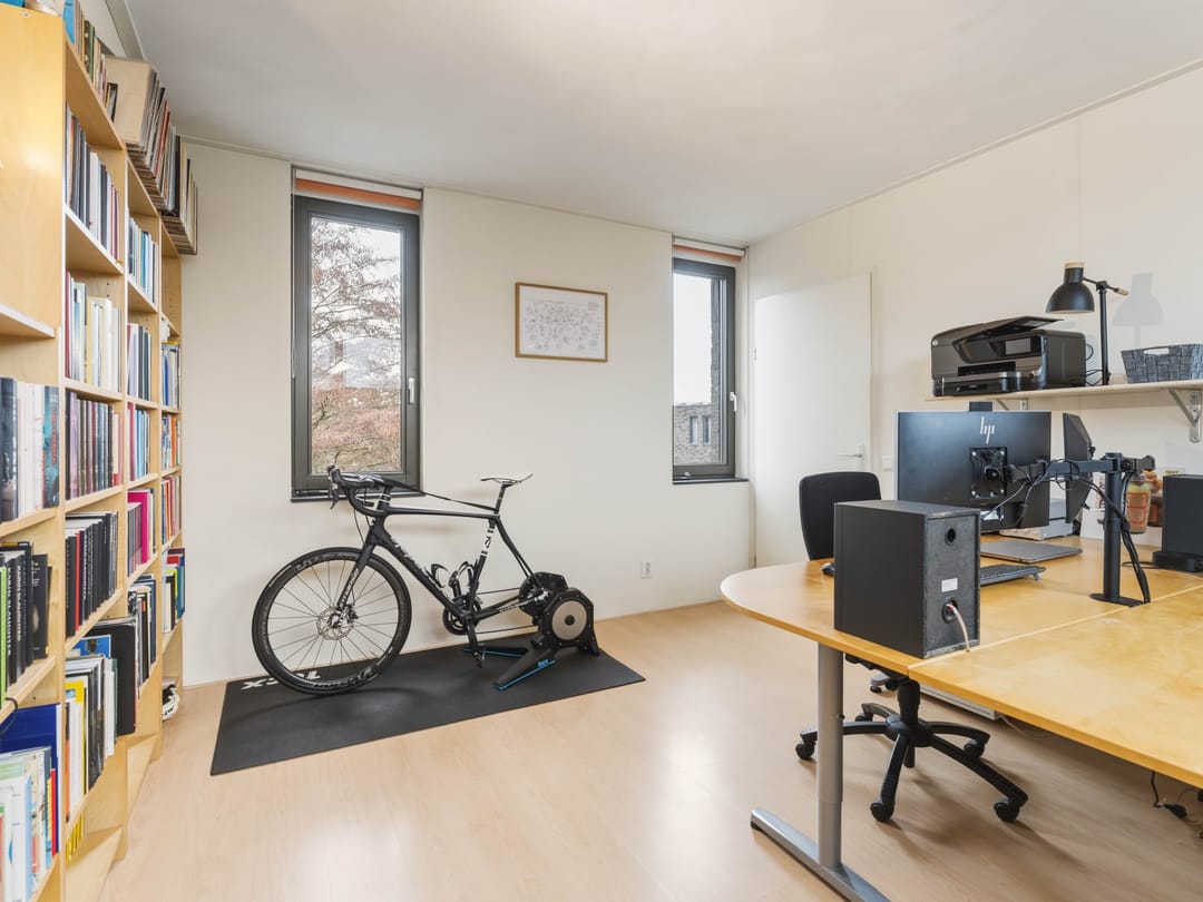 Photo 37 of Frederik Loewestraat 13