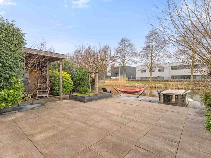 Foto 38 van Frederik Loewestraat 13