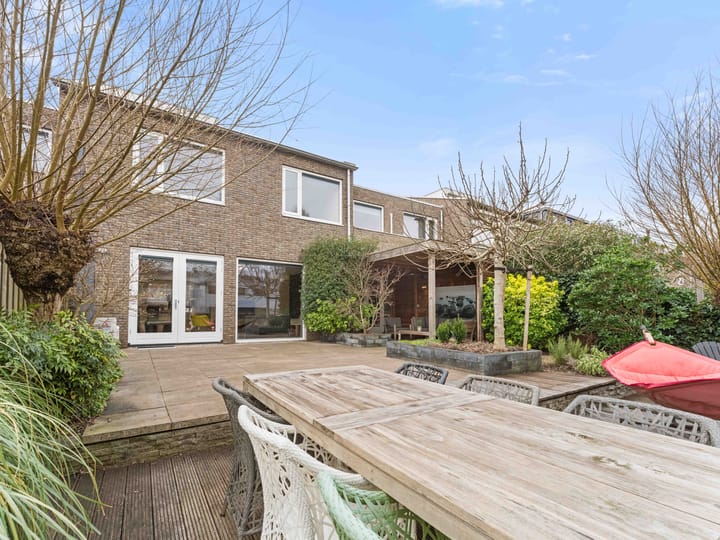 Foto 44 van Frederik Loewestraat 13