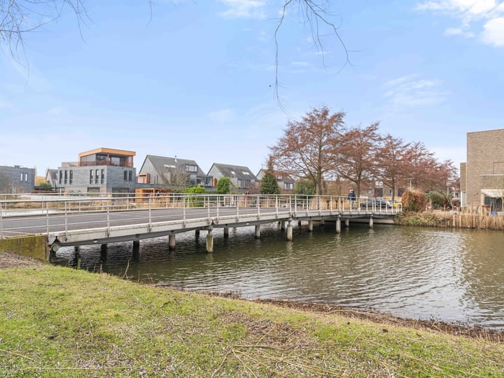 Foto 62 van Frederik Loewestraat 13