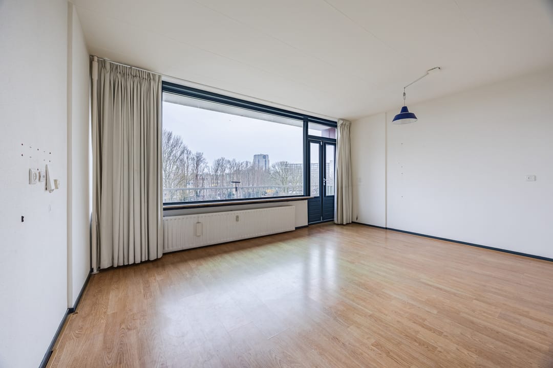 Photo 11 of Heiloostraat 345