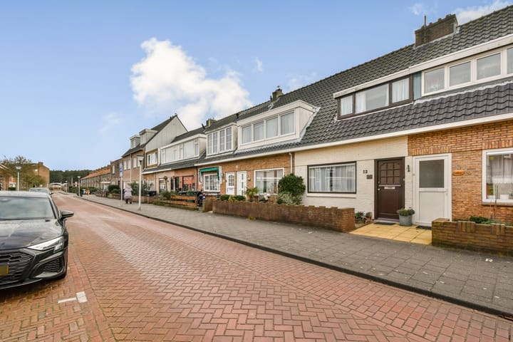 Photo 4 of Helmersstraat 12