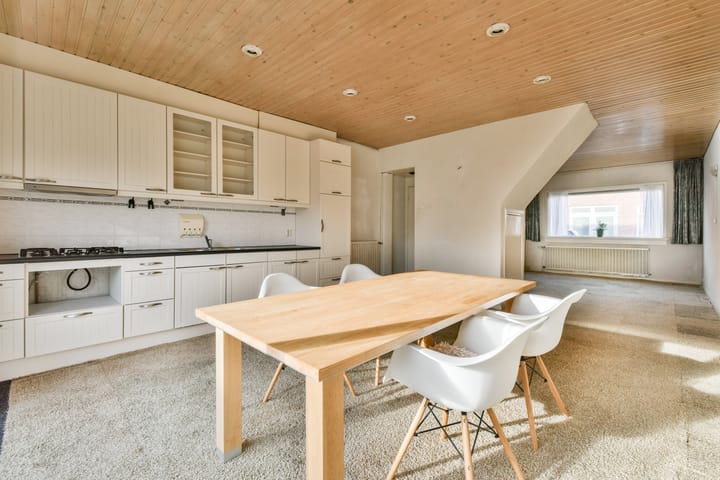 Photo 9 of Helmersstraat 12