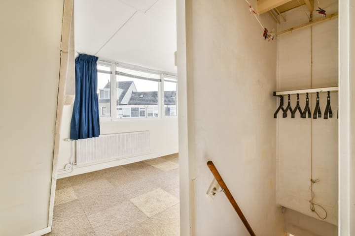 Photo 14 of Helmersstraat 12