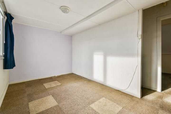 Photo 15 of Helmersstraat 12