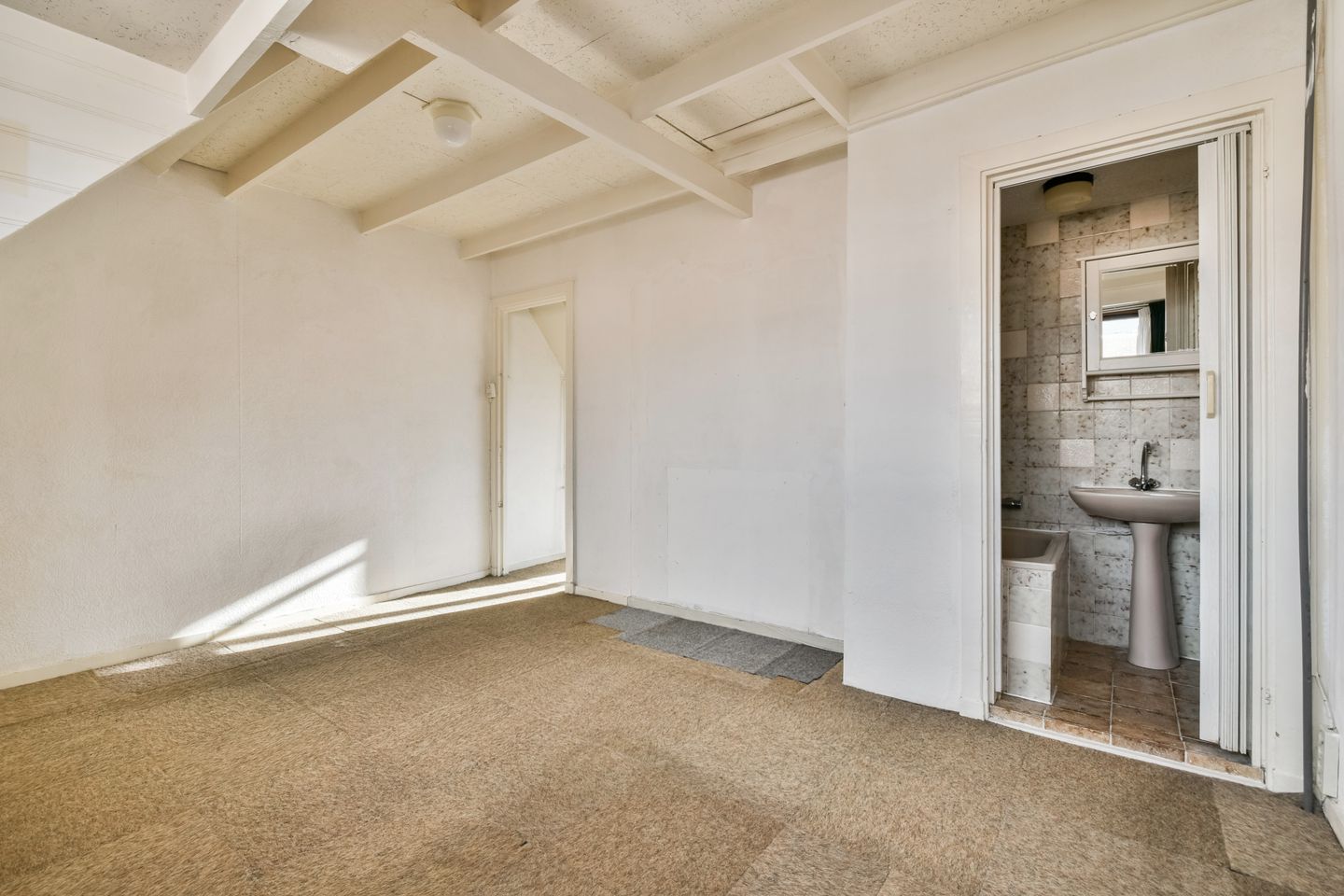 Photo 19 of Helmersstraat 12