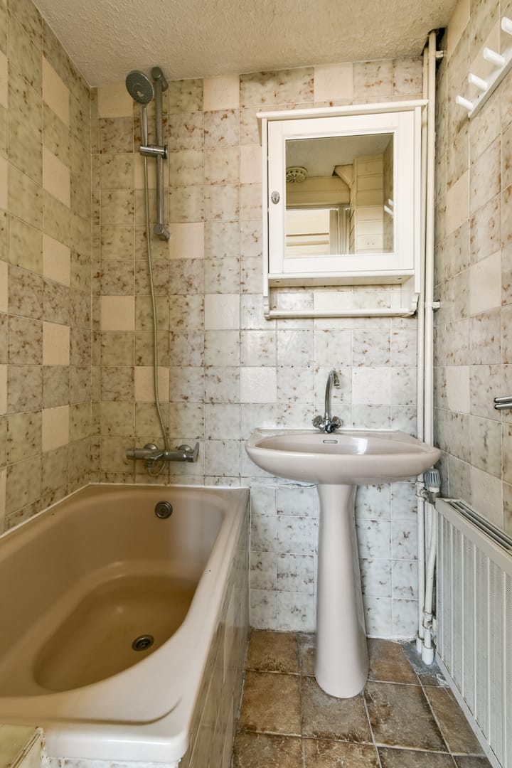 Photo 20 of Helmersstraat 12