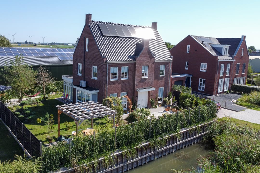 Foto 2 van Versailles 42