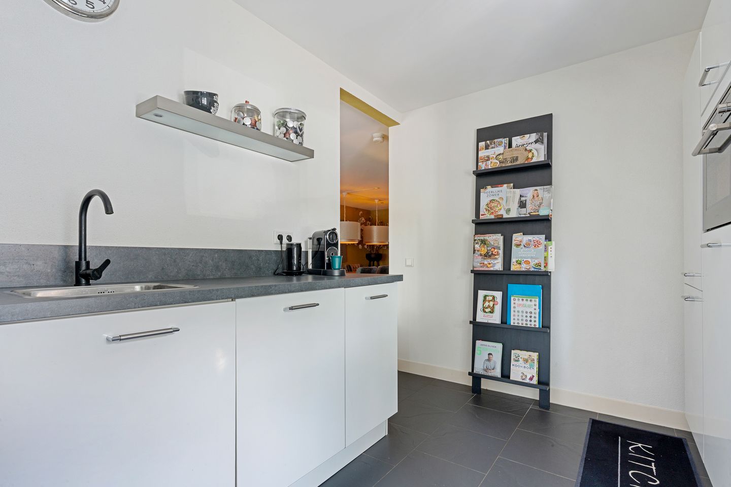 Photo 10 of Steenhoffstraat 61-B