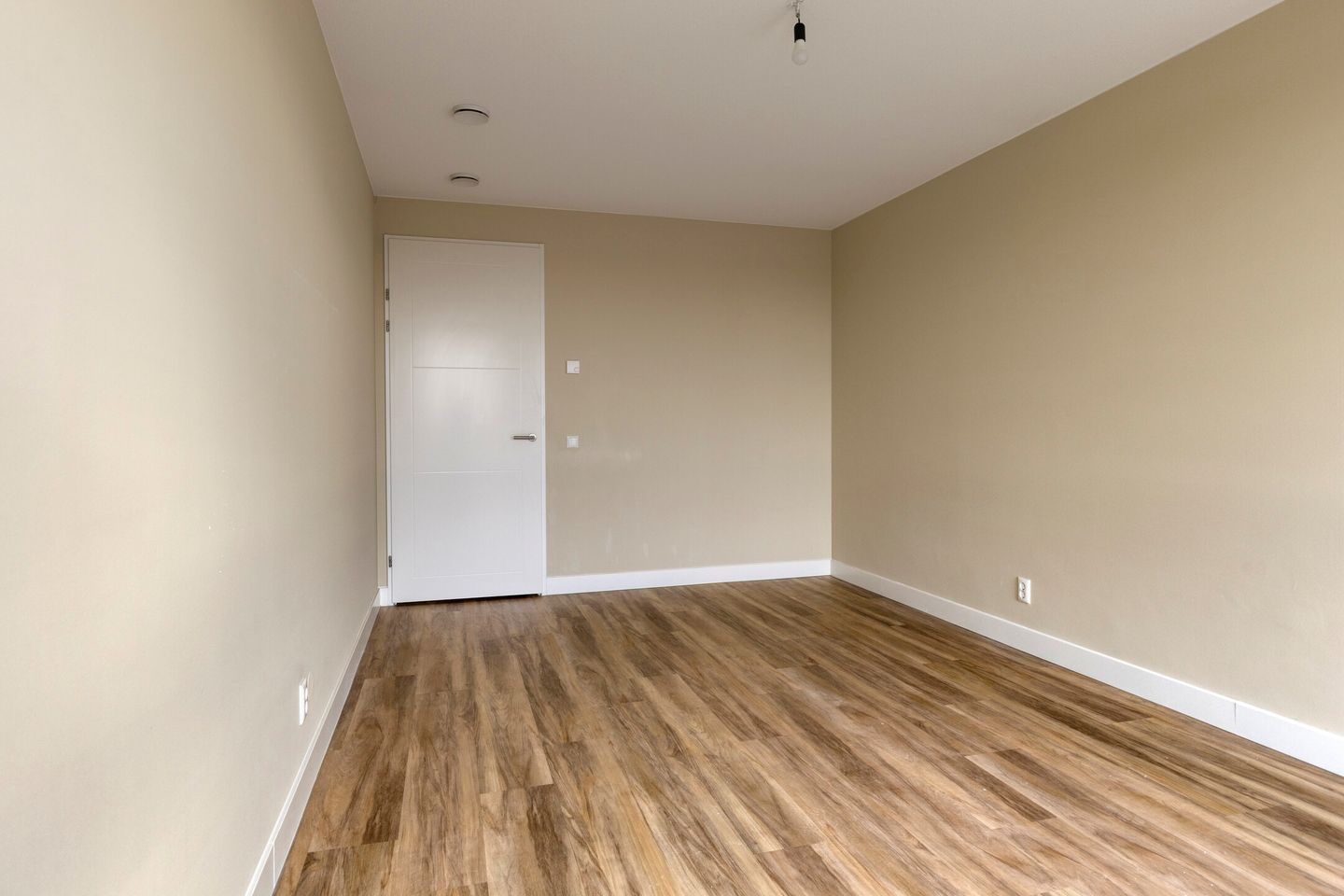 Foto 19 van Perzikweg 100